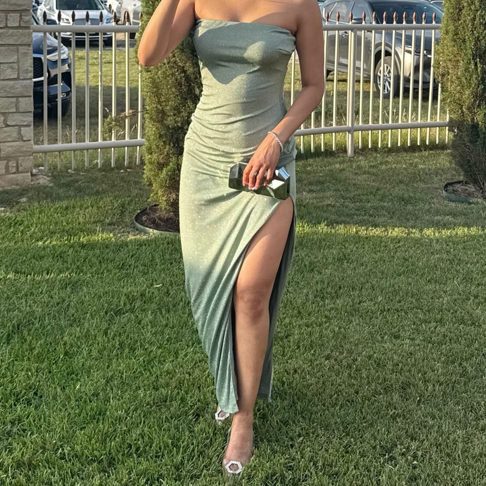Elegant Green Strapless Dress